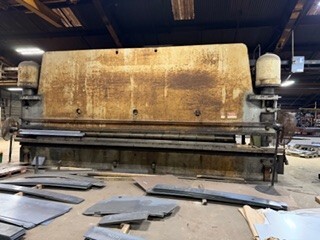 26' 600 ton Pacific brake press
